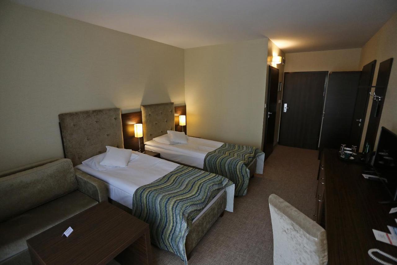 Hotel Moran & Spa Powidz  Exterior photo
